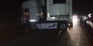 Tir di traverso sulla SP231: strada bloccata