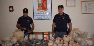 Reperti archeologici di valore in una casa privata: denunciata una canosina 39enne