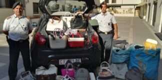 Abusivismo commerciale: sequestro per 80 paia di scarpe ed oltre 200 borse, accessori ed occhiali
