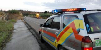 Auto fuori strada sulla SP2, lievemente ferito il conducente