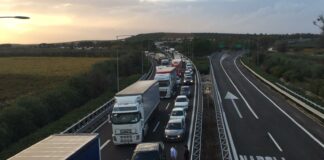 Commando armato assalta tir carico di sigarette sulla A14 tra Canosa e Cerignola