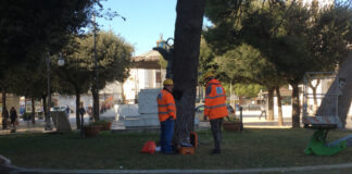 Continuano i lavori di manutenzione nella Villa Comunale