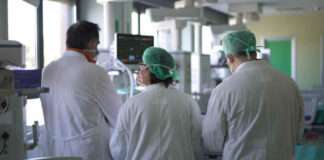 Medici ed infermieri della BAT scrivono al Prefetto: «L’allerta sanitario non è finito. Vigilare il rispetto delle leggi»