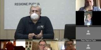 Emergenza Covid, Emiliano convoca riunione su scuola e trasporto pubblico