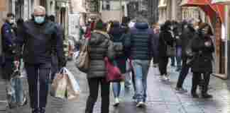 Covid: come comportarsi durante le festività e tutte le regole da rispettare