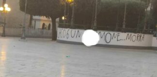 Insulti al Sindaco, Morra: «Un gesto miserabile, figlio del clima di odio»
