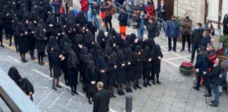 L’Incontro di Bisceglie, i Misteri di Andria, la Desolata di Canosa: i riti della Settimana Santa in diretta