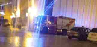 Incendio in un garage di piazza della Repubblica, fiamme domate grazie ai cittadini