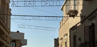 A Canosa il Natale è all’insegna di Lino Banfi: installate luminarie raffiguranti frasi e film più celebri