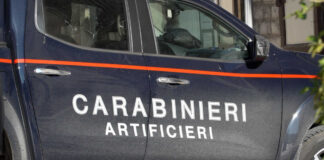 Pietra con lettera nel parcheggio dei carabinieri e scatta l’allarme bomba: paura a Canosa e San Ferdinando
